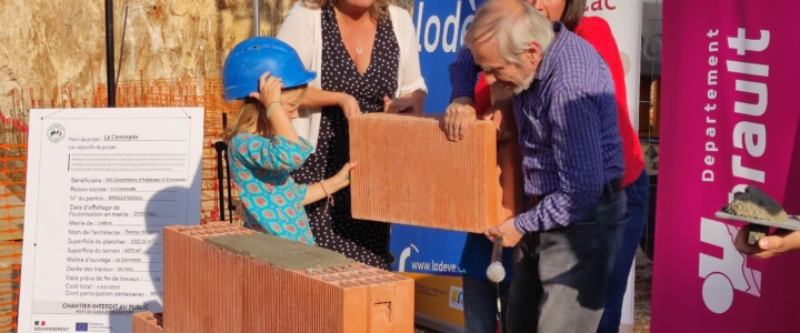 Lodève. Ils posent la première pierre de leur habitat éco-collectif intergénérationnel !